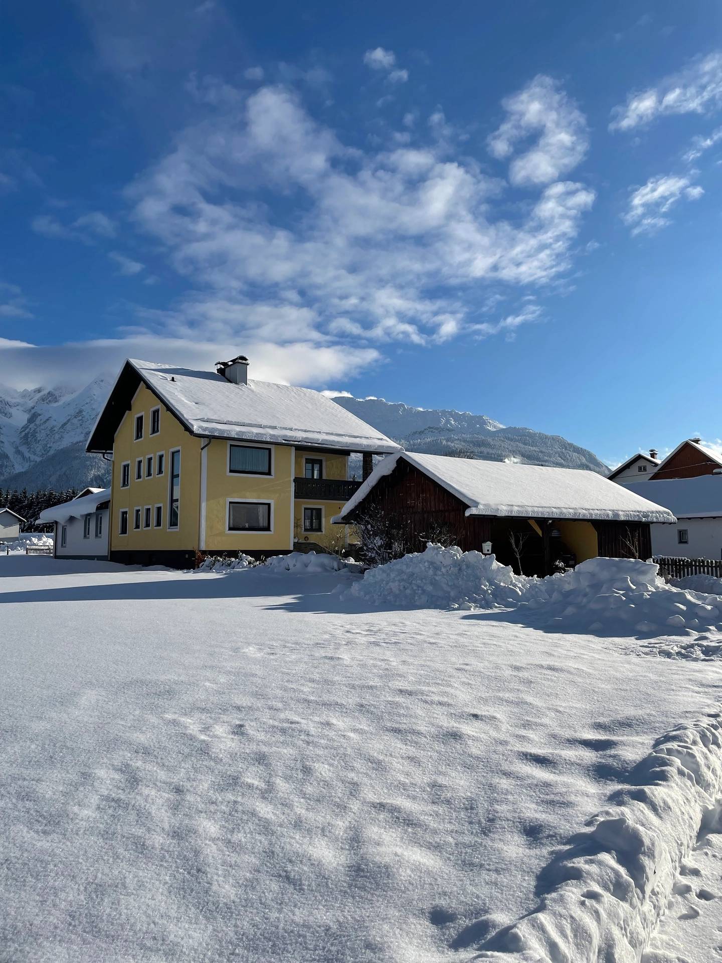 Saniertes Haus mit Bergblick und Terrasse in Bad Mitterndorf