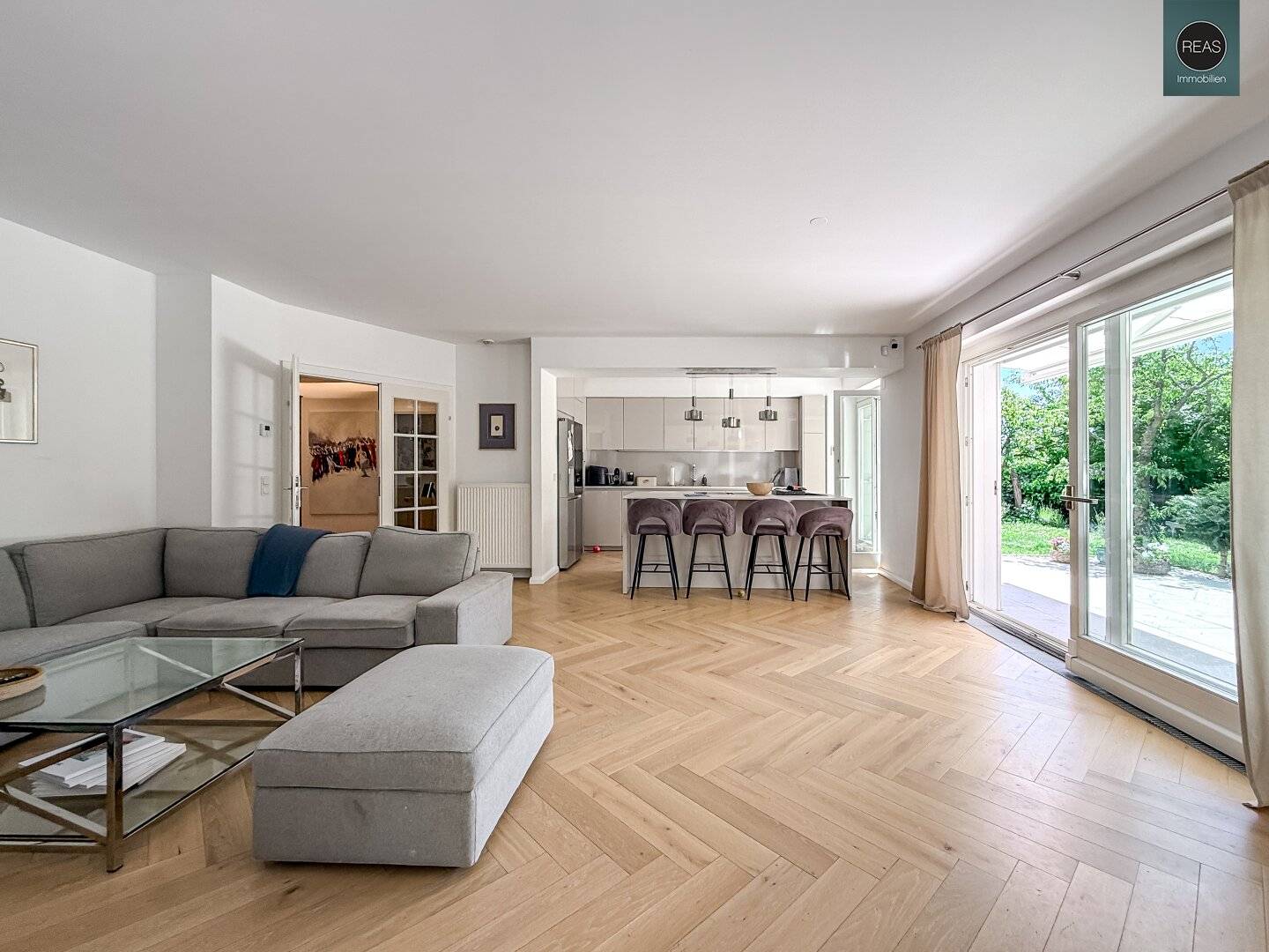 Helle Gartenwohnung mit Pool und Sauna in Döbling