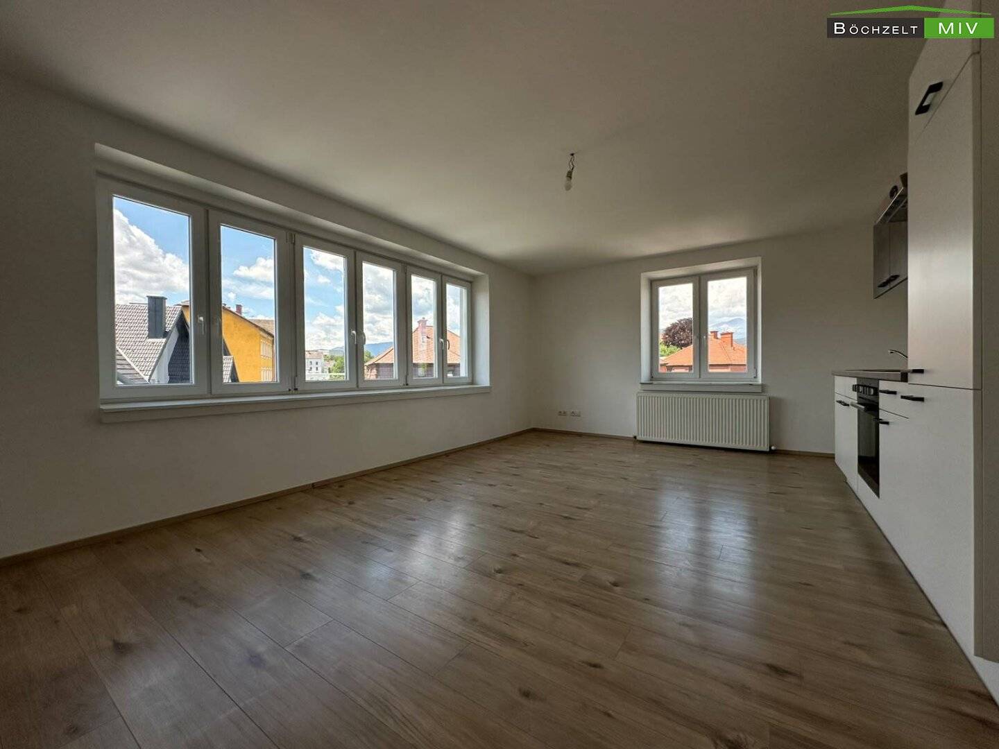 Wohnung neu saniert mit Einbauküche