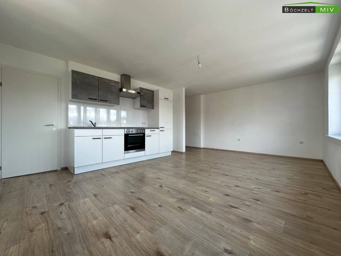 Wohnung neu saniert mit Einbauküche