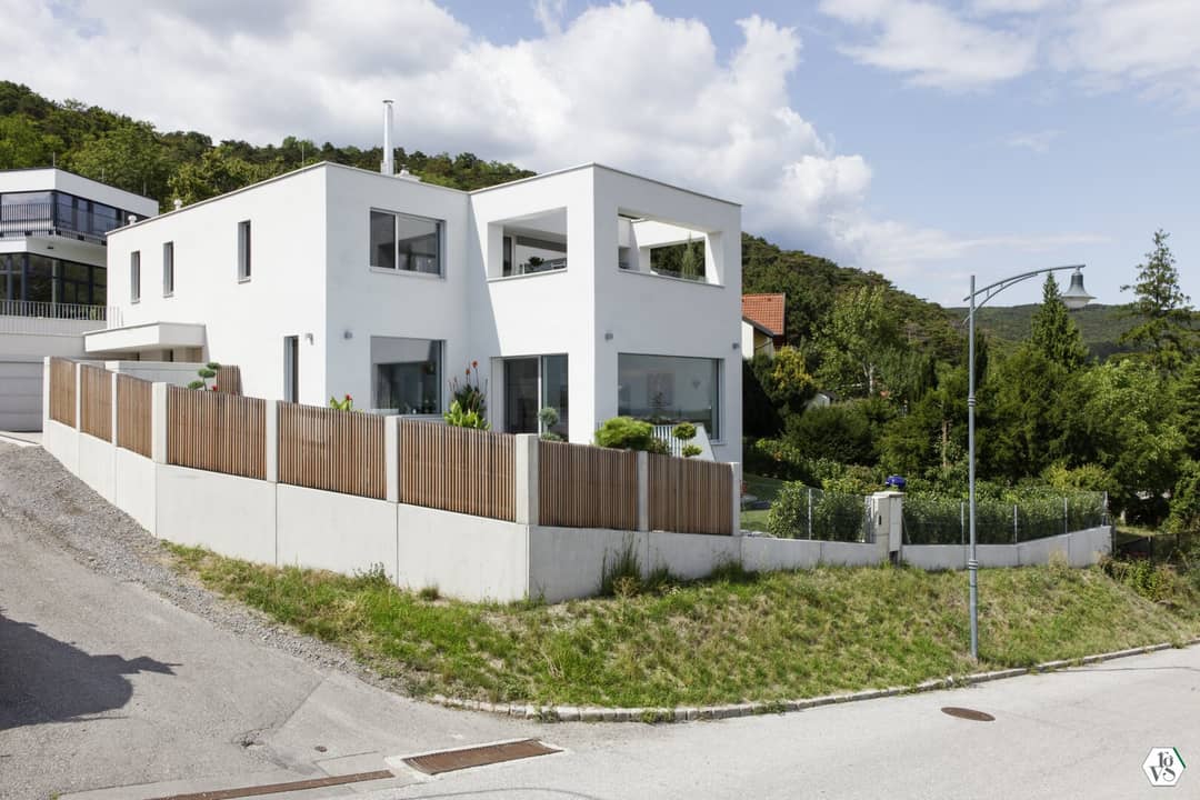 Architect-designed villa with pool and panoramic views in sunny location