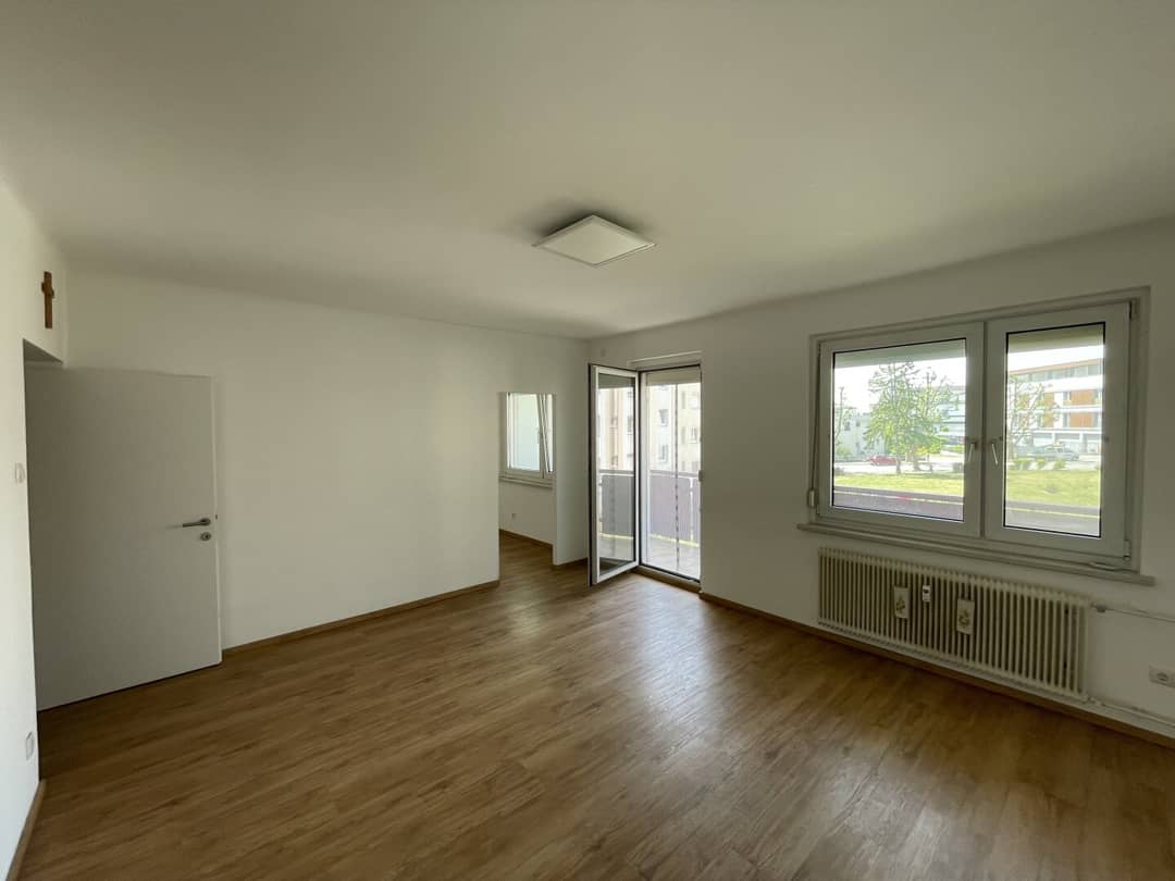 Modern apartment near center with large loggia
