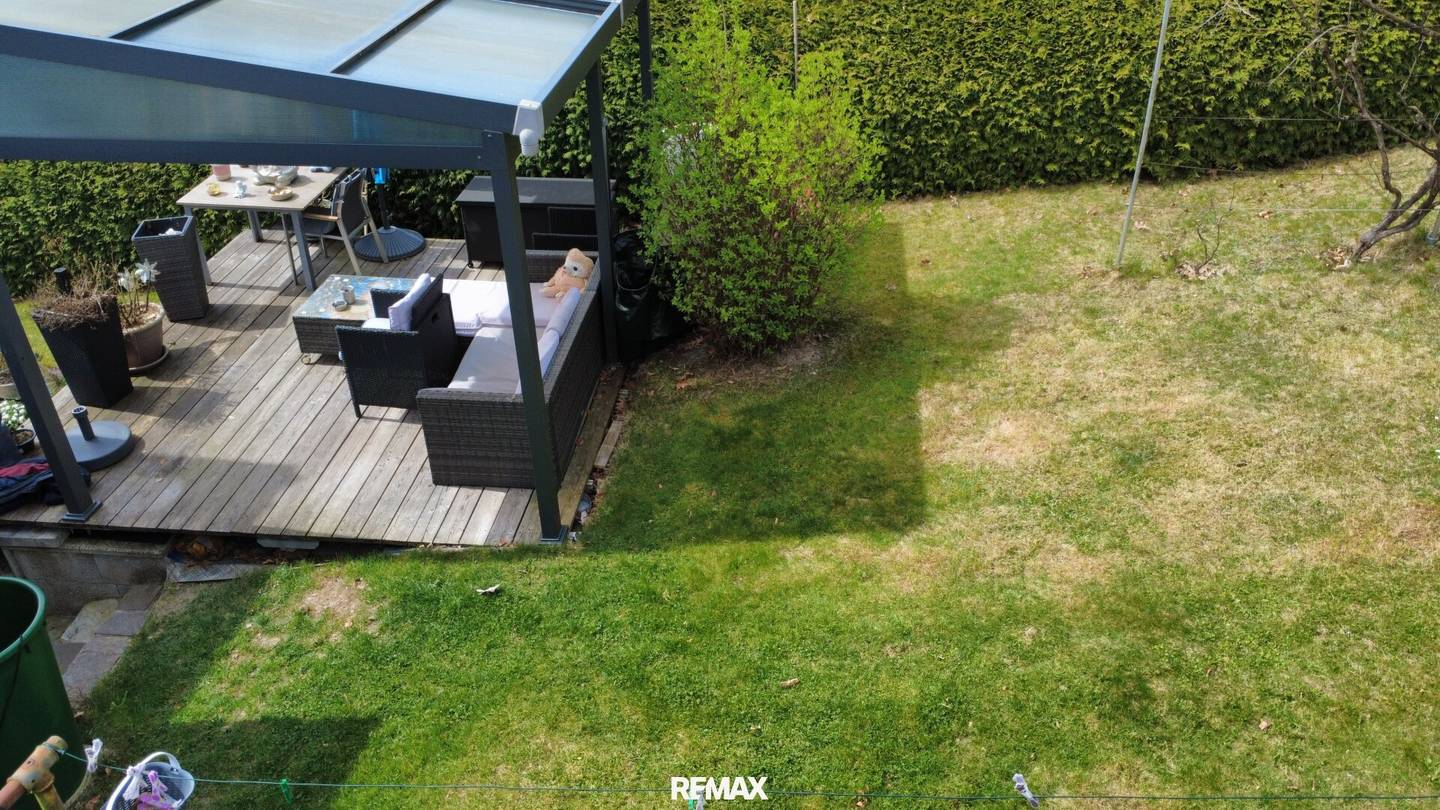Gepflegte Doppelhaushälfte mit Balkon und Garage