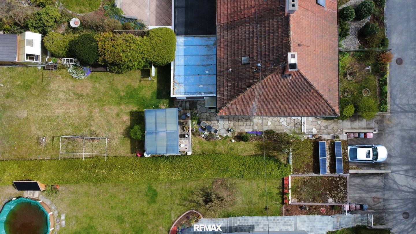 Gepflegte Doppelhaushälfte mit Balkon und Garage