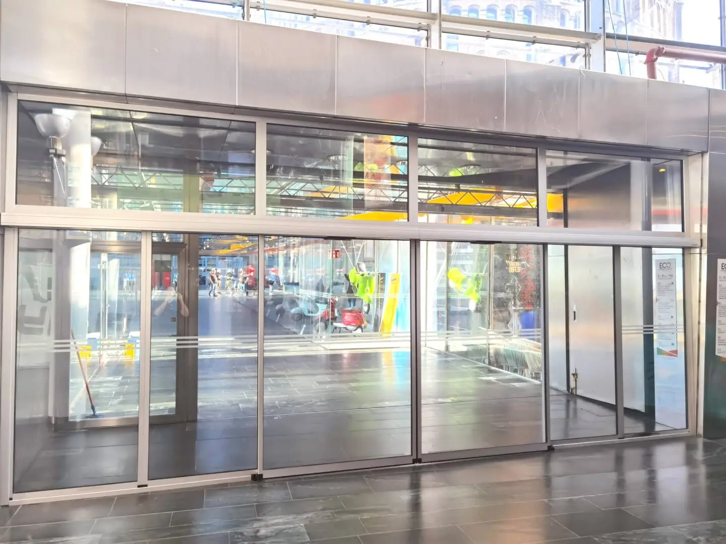Entertainment Center Gasometer | Commercial space with glass display windows and balcony for rent