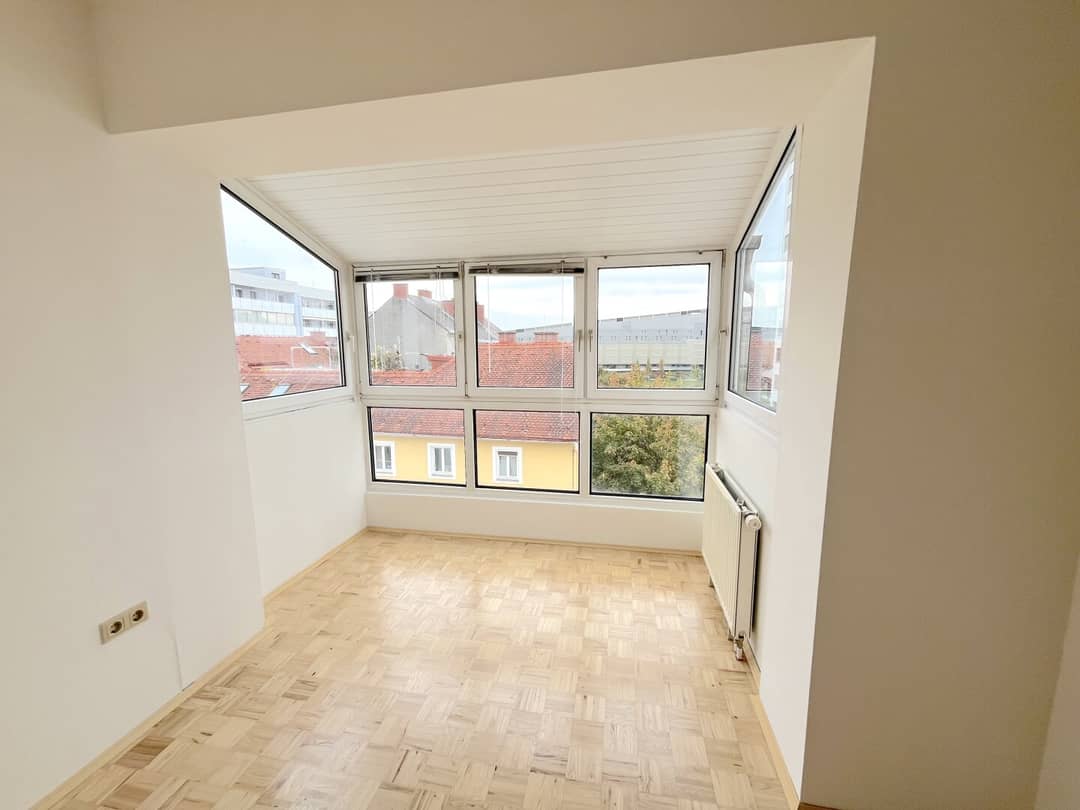 Apartment Sunny Sunroom Balcony Near Uni