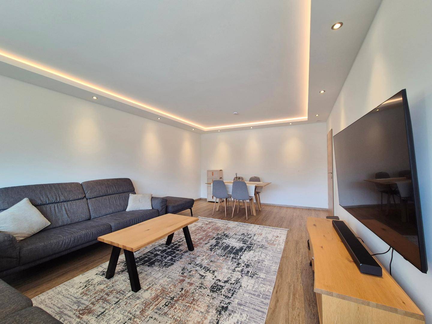 Bright 3-Room Apartment with South-Facing Balcony and Mountain View in Absam