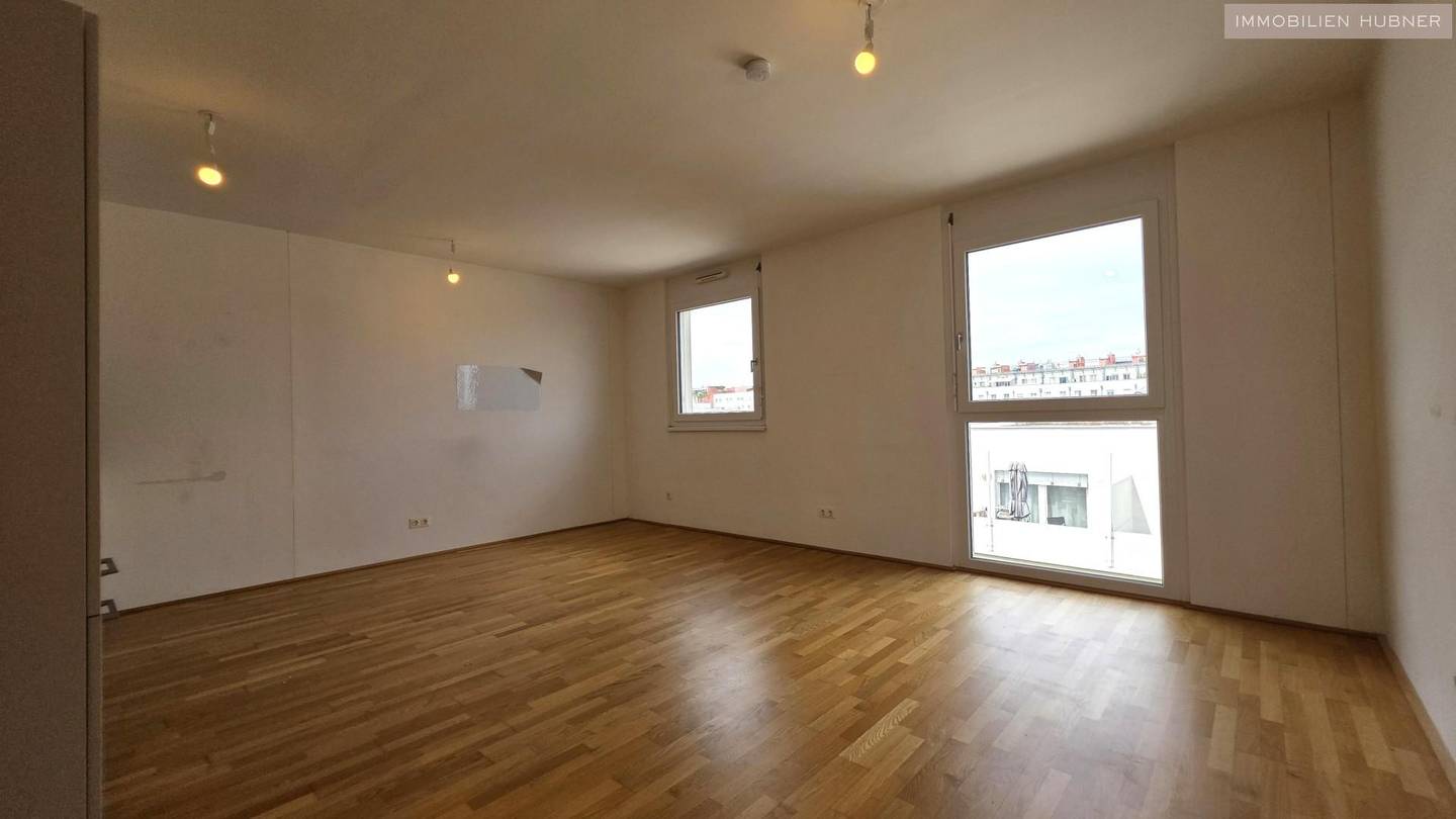 Apartment with terrace and ceiling cooling