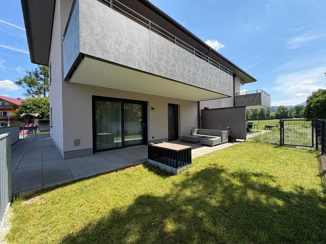 Newly built apartment with private garden and terrace
