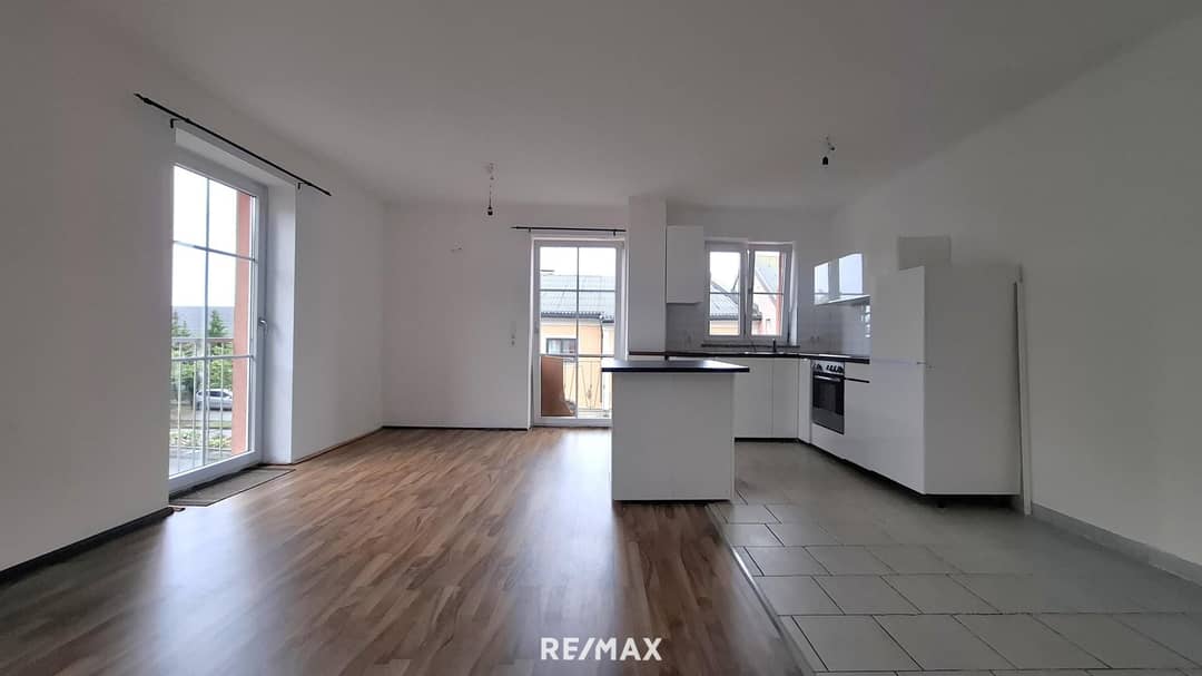 Apartment in village center with balcony