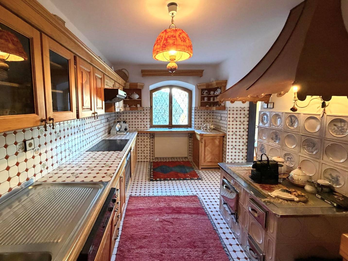 Villa in Alleinlage mit Panorama und Pool