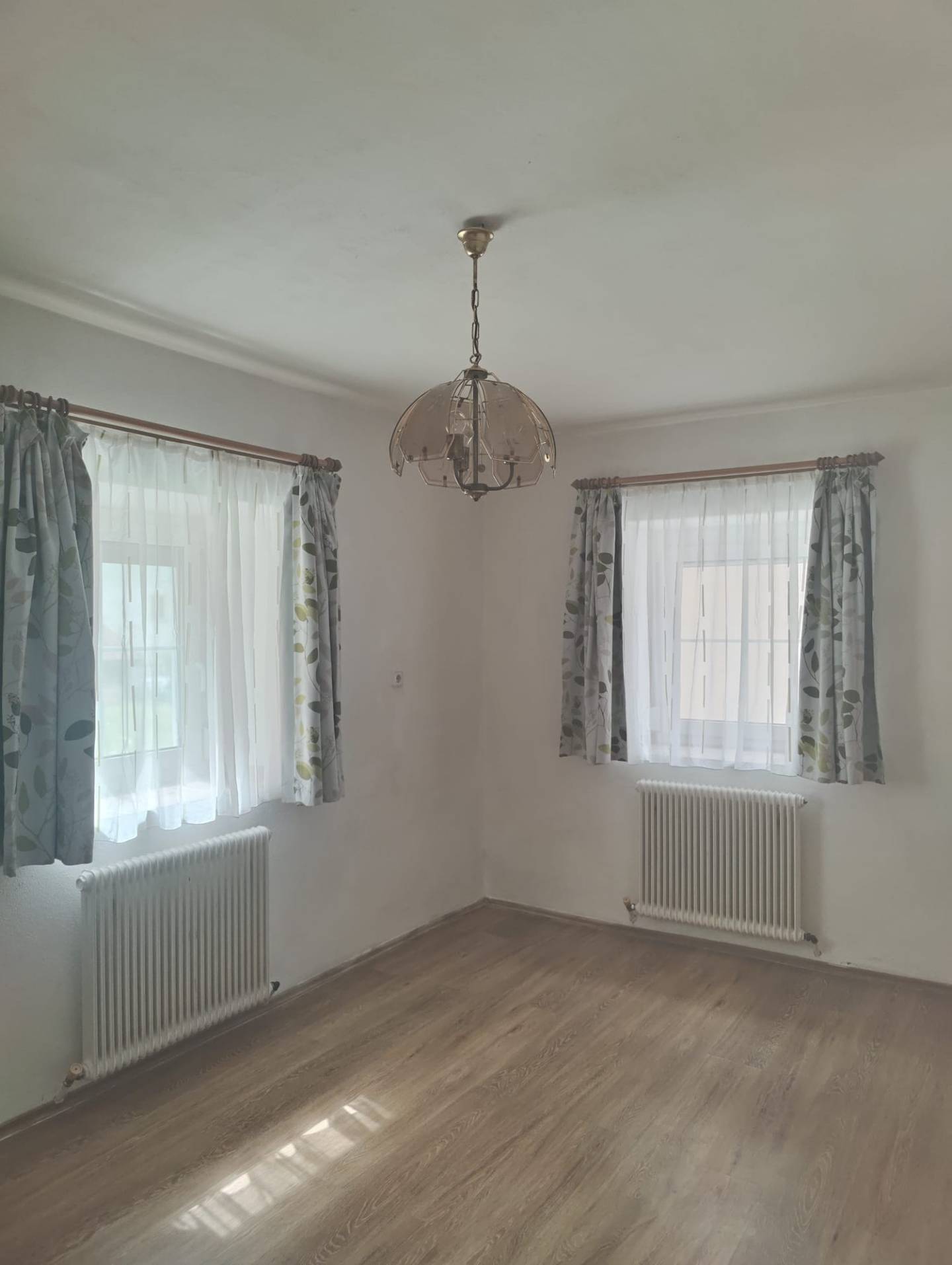 Charmantes kleines Haus mit Garage am Waldrand