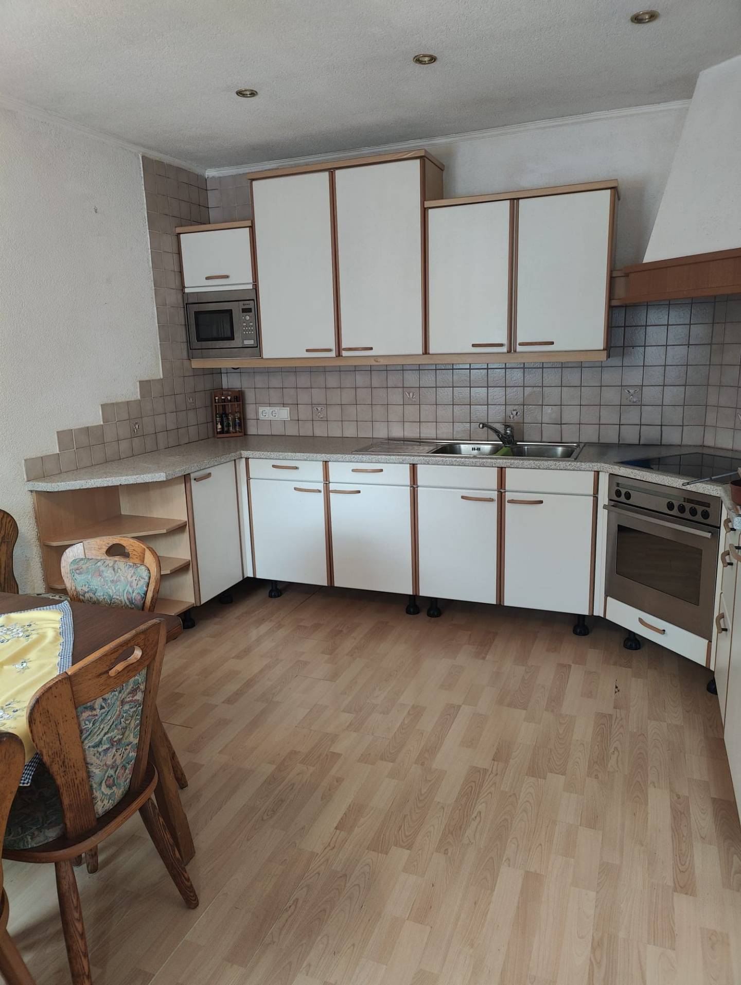 Charmantes kleines Haus mit Garage am Waldrand
