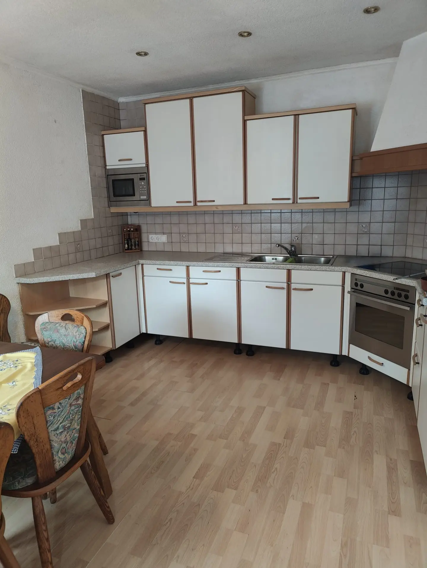 Charmantes kleines Haus mit Garage am Waldrand
