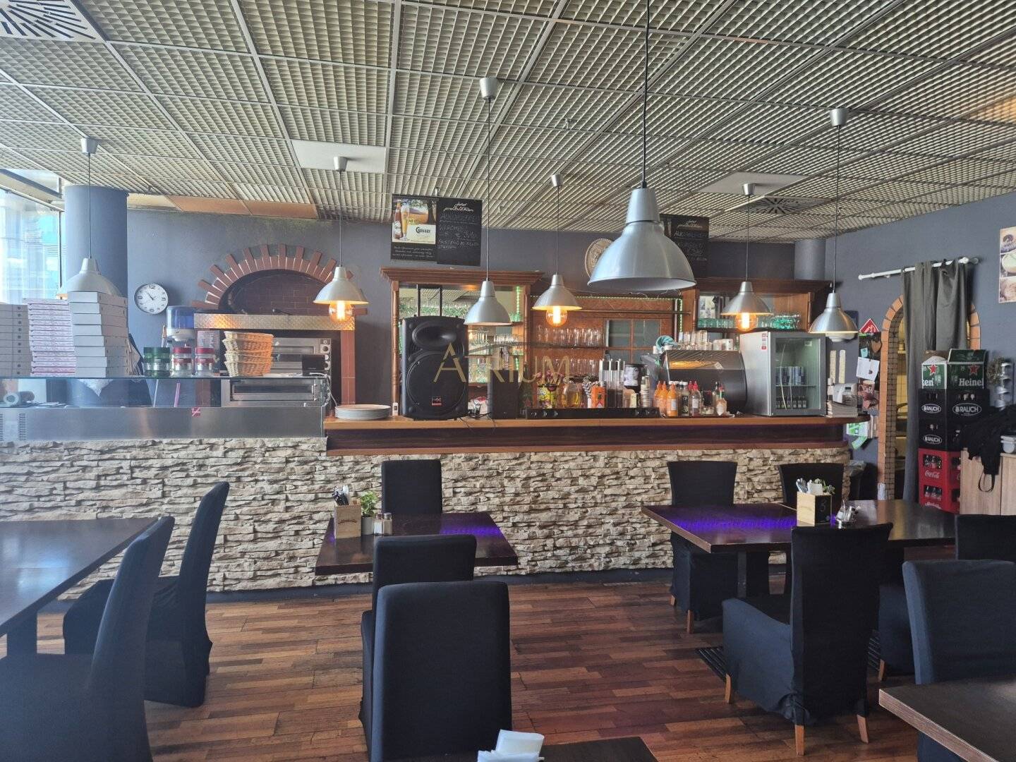 Gastro premises with terrace in Gasometer