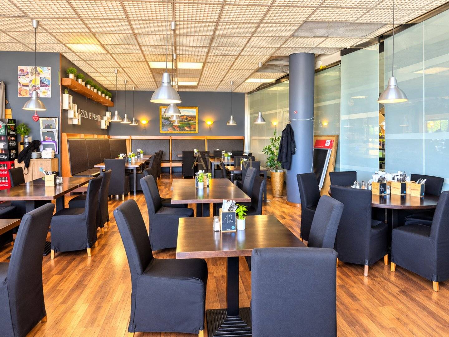 Gastro premises with terrace in Gasometer