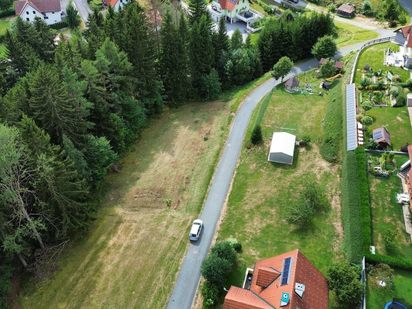Building plot with open land in the holiday area