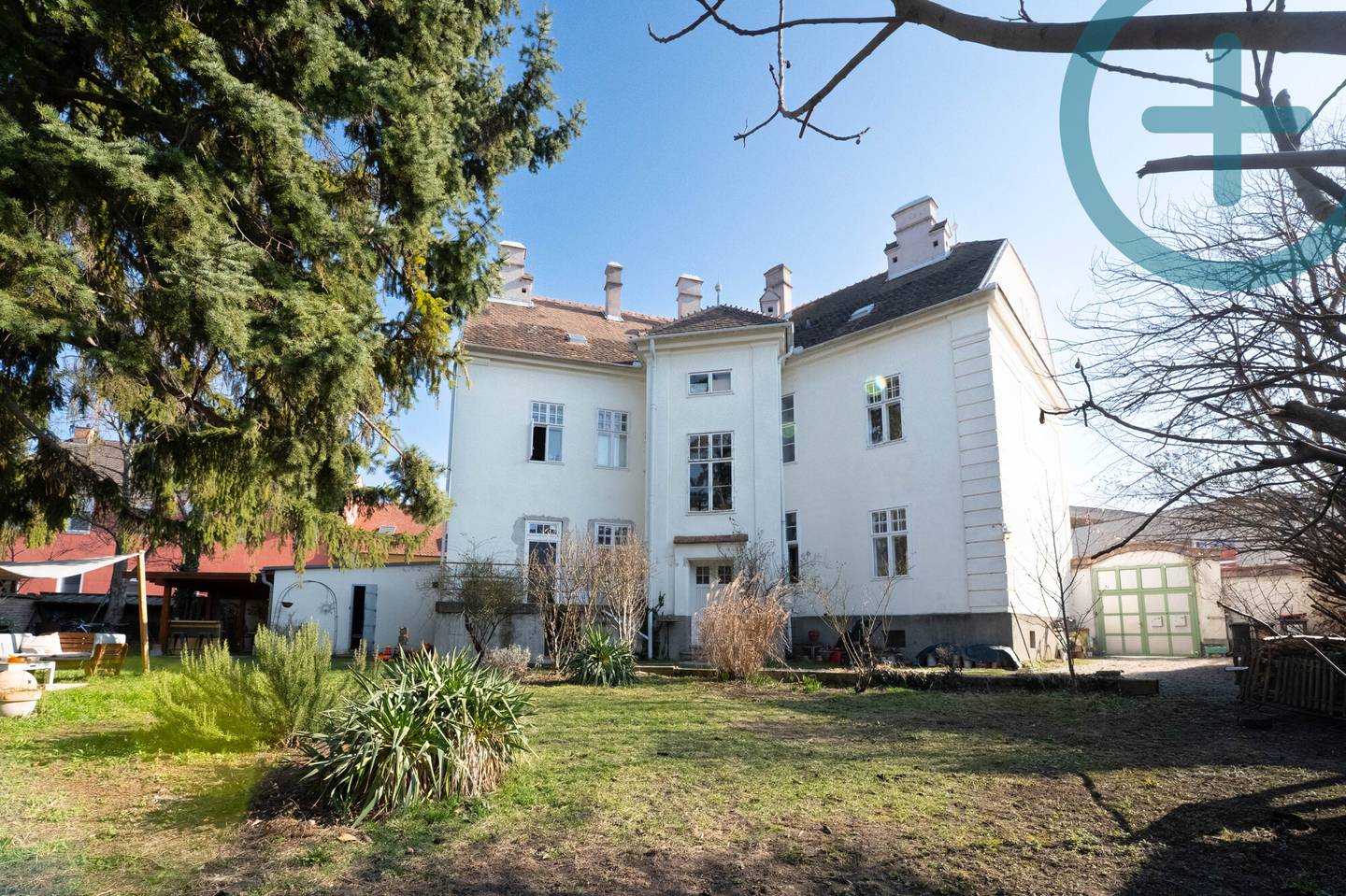 Charmantes Altbauhaus mit Terrasse und Ausbaupotenzial