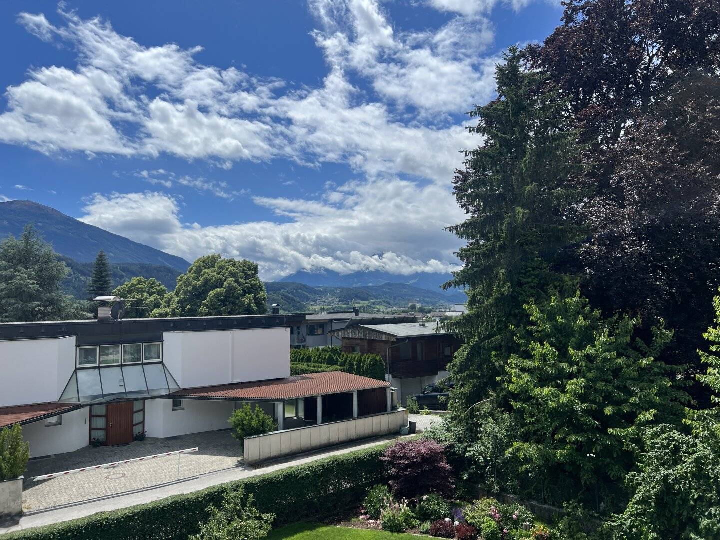 Wohnung with mountain views and large terrace