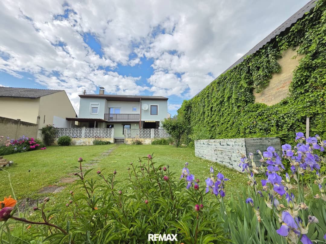 Bezugsfertiges Einfamilienhaus mit Terrasse und Innenhofgarten