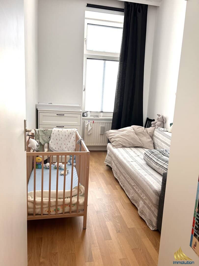 Apartment with historic charm and high ceilings in a quiet side street