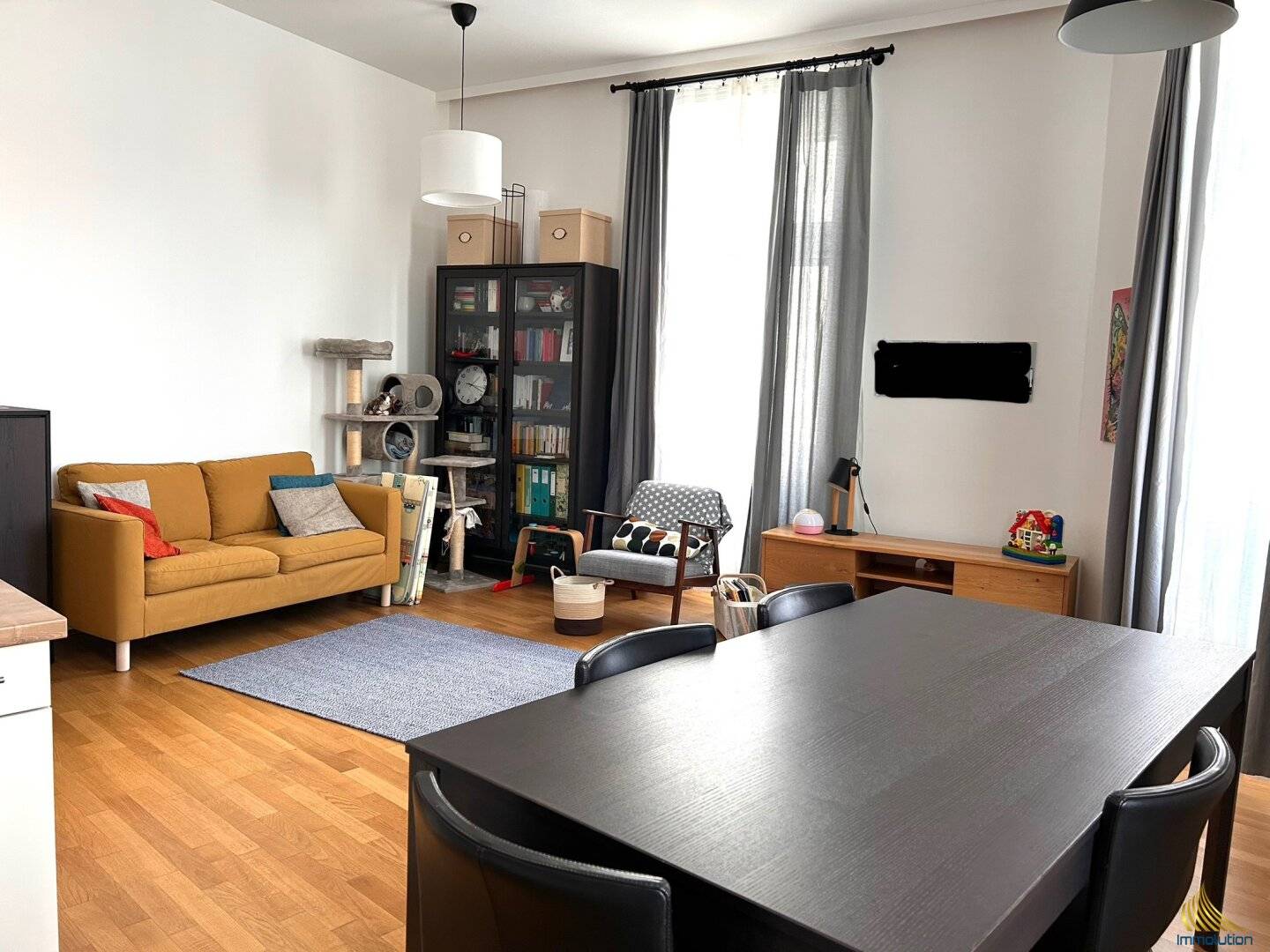 Apartment with historic charm and high ceilings in a quiet side street
