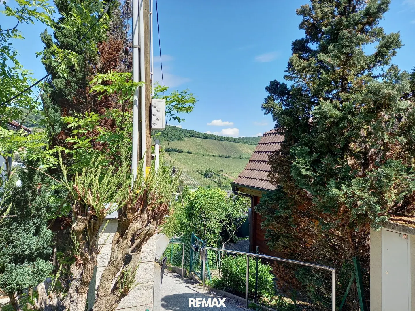 Charming garden house with distant view in a quiet green setting