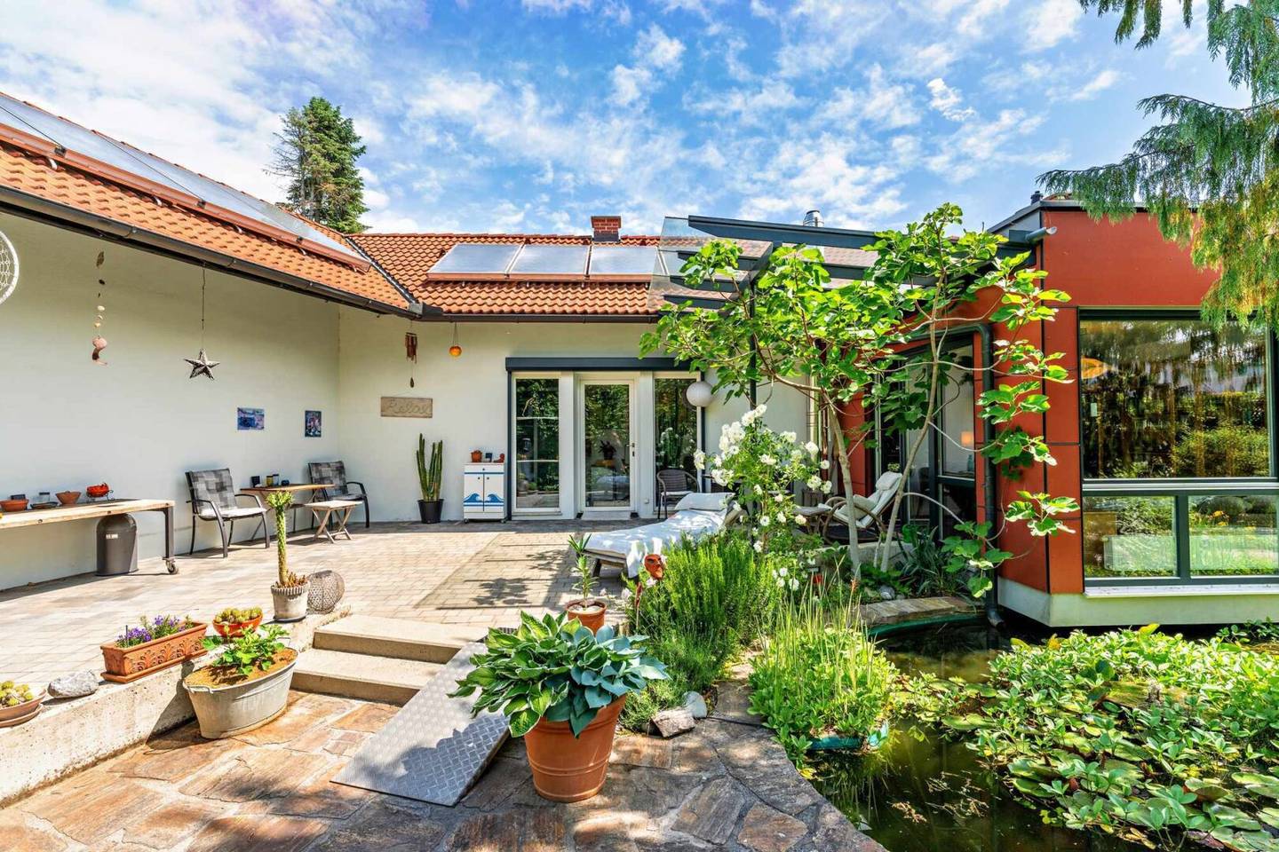 Geräumiger Bungalow mit Garten und Terrasse in Liebenau