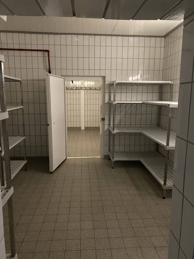 Gewerbliche Top-Immobilie in Gleinstätten: Modern, vielseitig, günstige Miet-Preise!