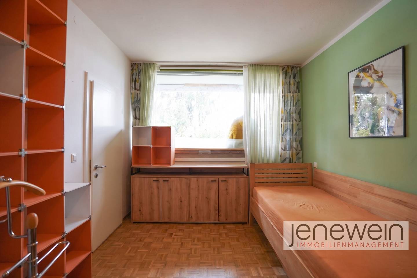 Apartment in quiet location with open kitchen