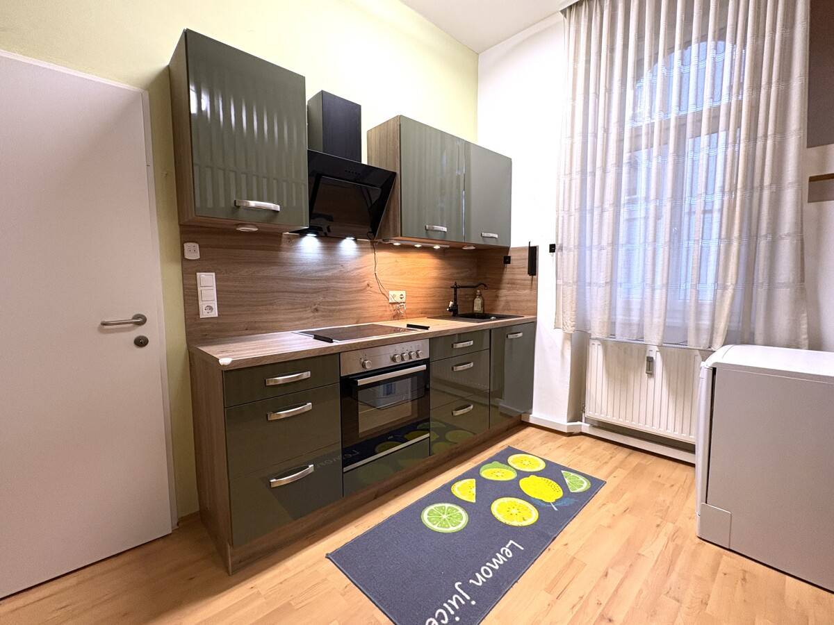 Old building apartment near Augarten quiet location