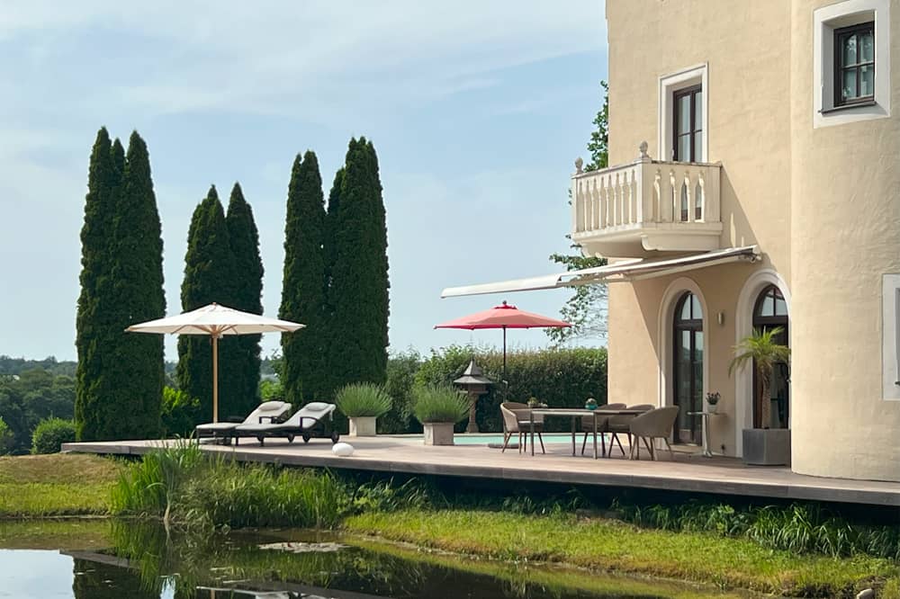 Castle with panoramic views and park grounds in a tranquil setting