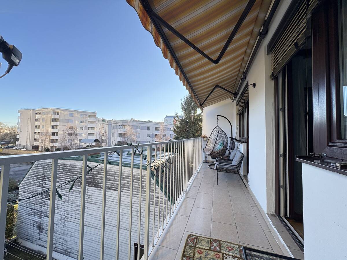 Apartment in central location with two balconies