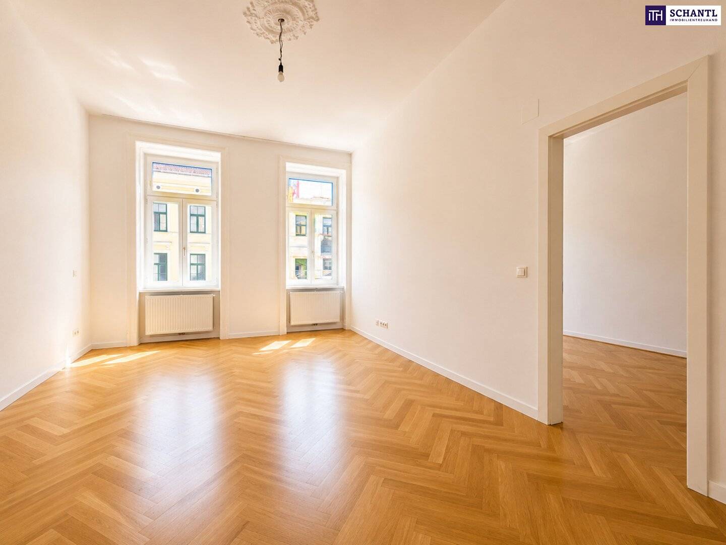 Altbauwohnung mit Stuckdecke und Lift
