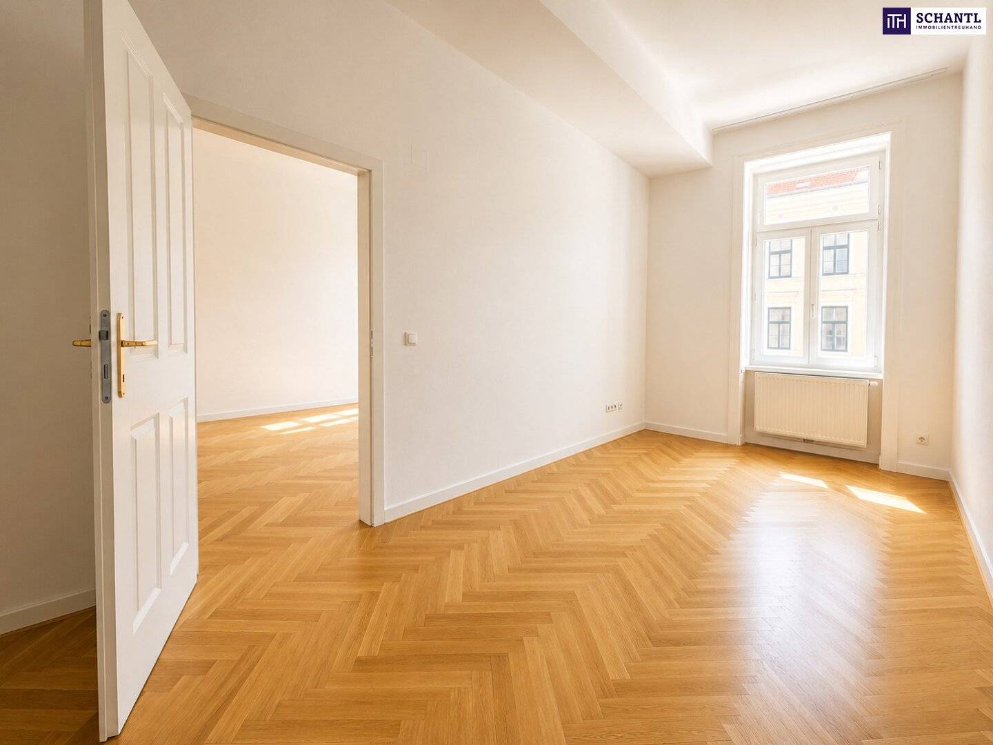 Altbauwohnung mit Stuckdecke und Lift