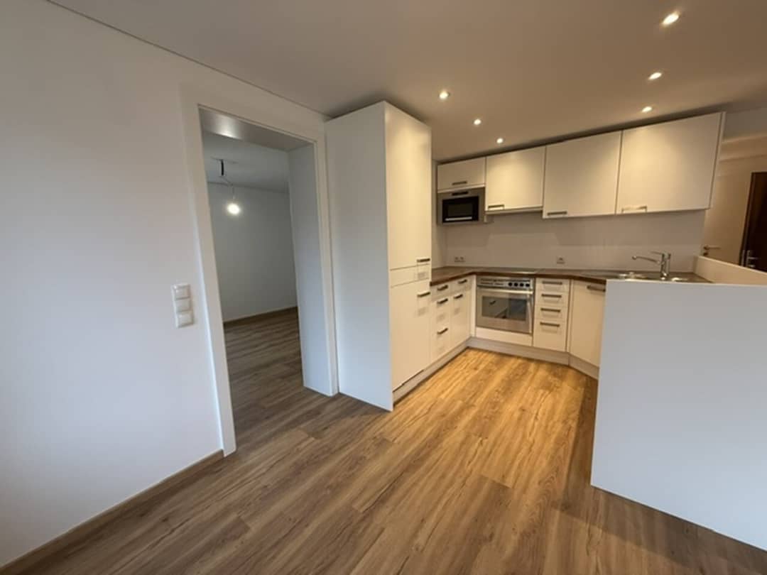 Modern apartment with fitted kitchen recently renovated