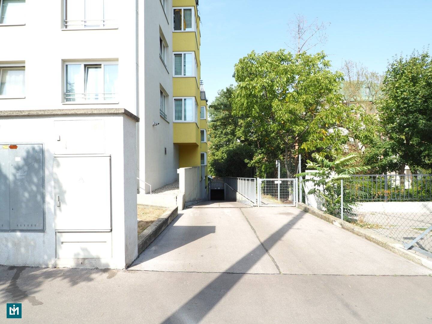 Underground parking space near Hernalser Hauptstraße
