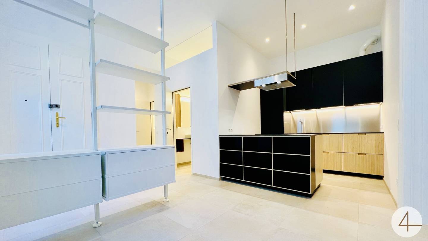 Apartment near U2 like new interior in quiet courtyard