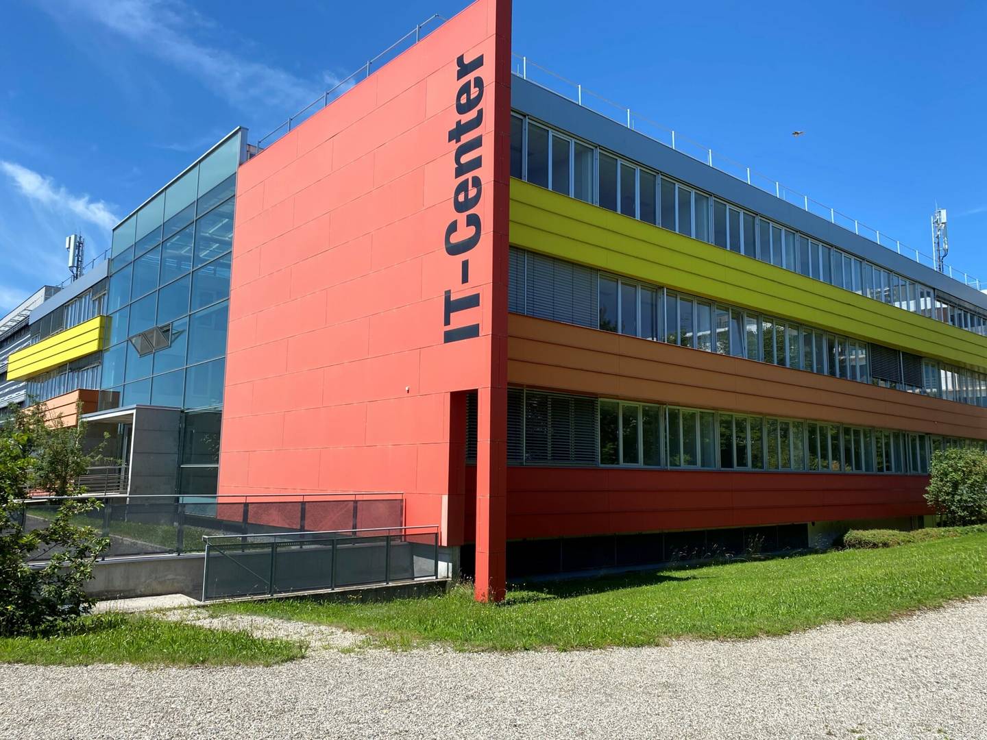 Office Space in IT Center Hagenberg with Passenger Elevator