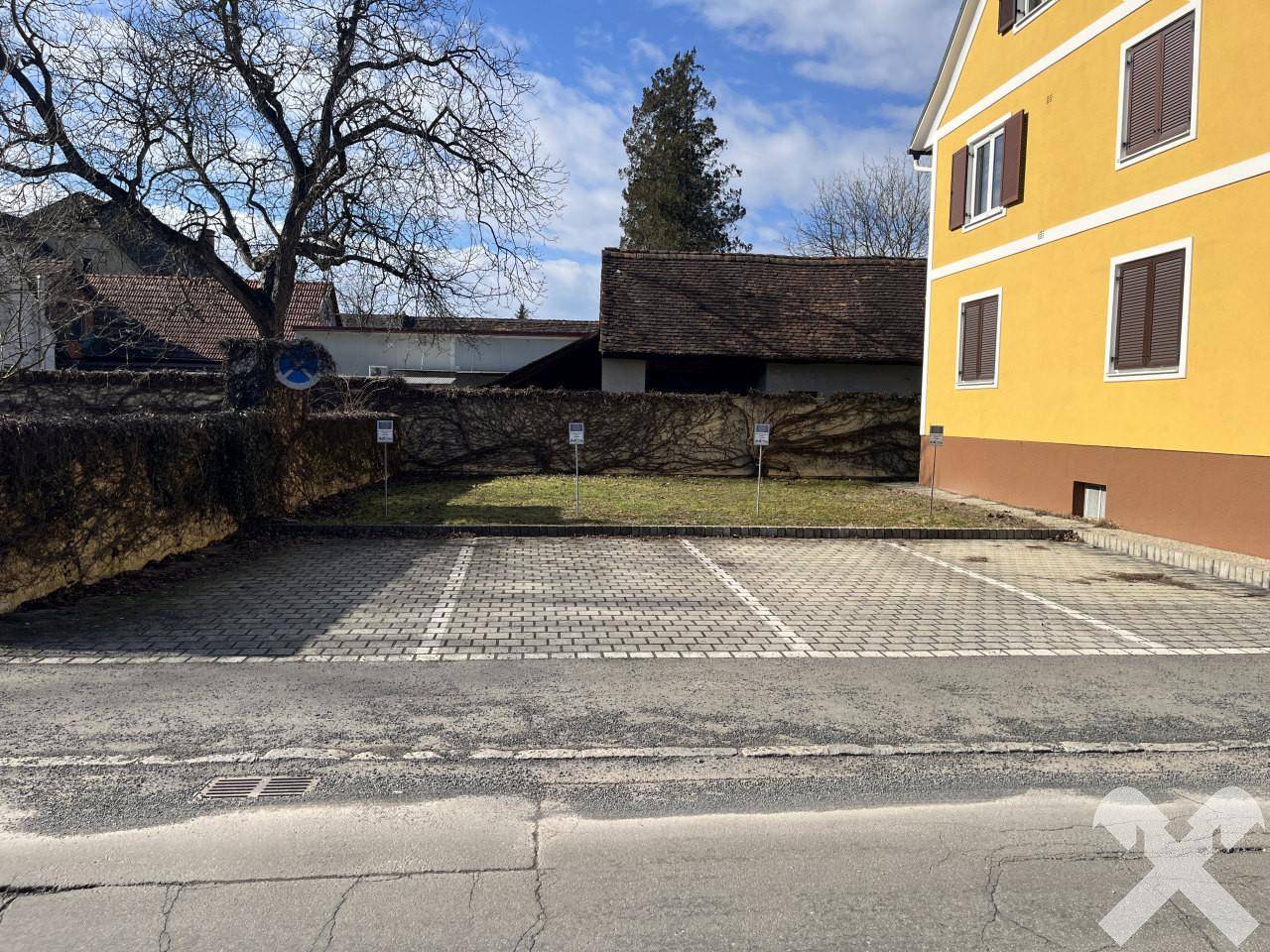 Gewerbeimmobilie mit vermieteten Wohnungen und Garage in Mureck