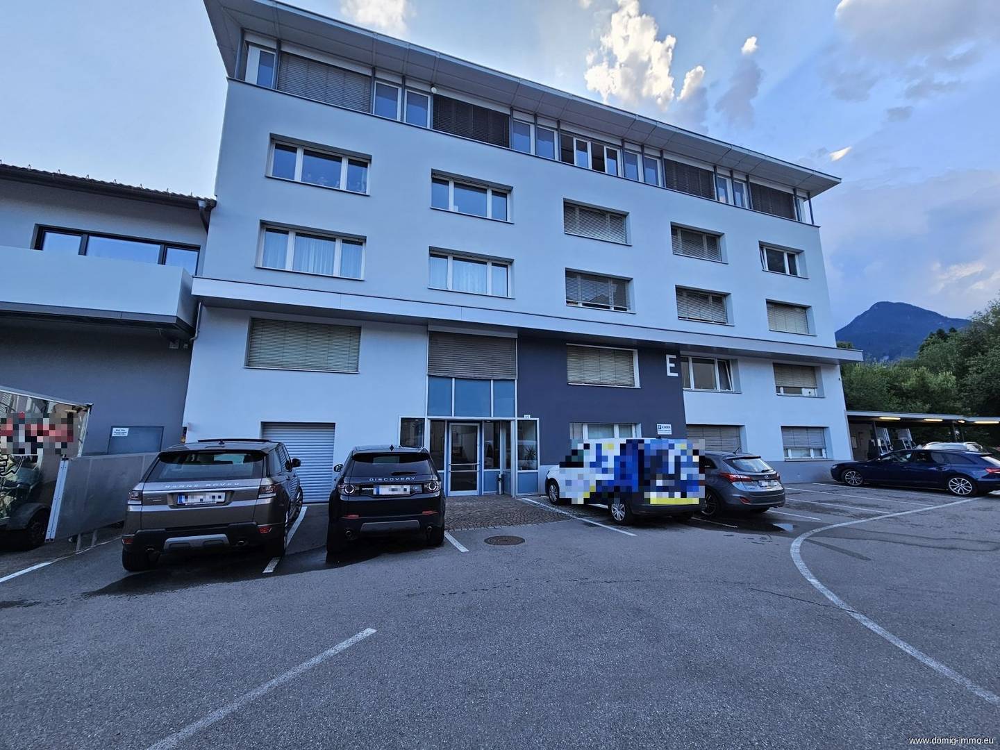 Office spaces in central location with underground parking and district heating