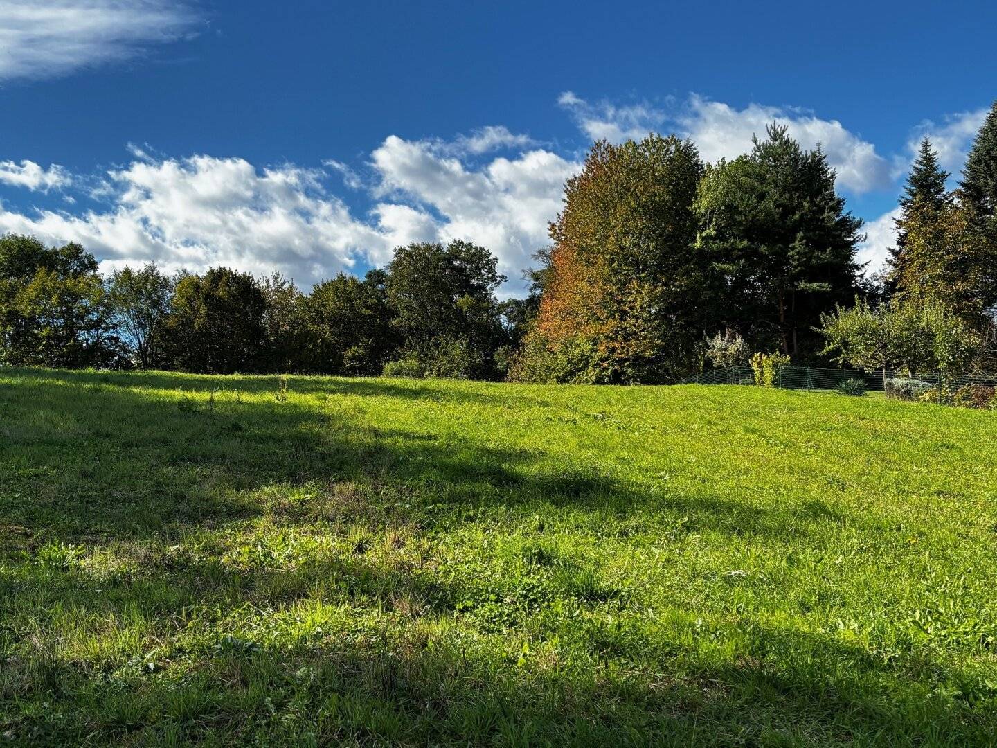 Baugrund in ruhiger Aussichtslage in Klöch, 946 m², Anschlüsse vorhanden