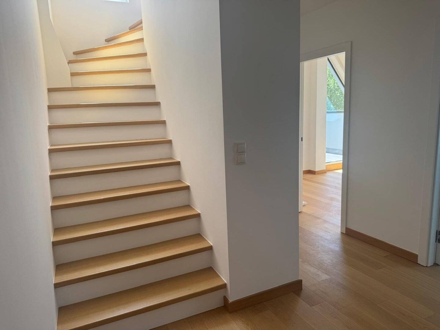 Brand new top floor apartment with terrace near the park