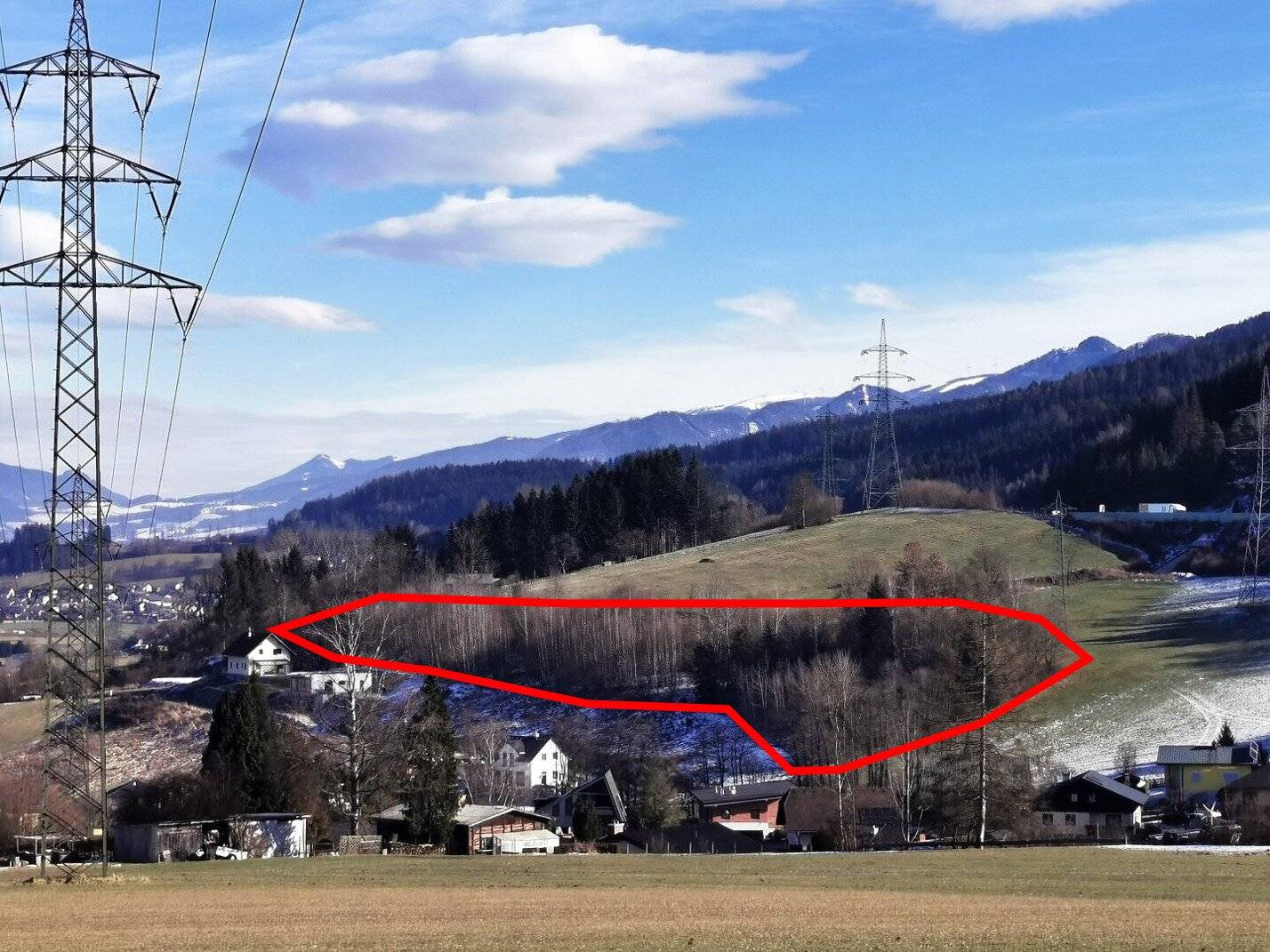 5,500 m² attractive open land directly adjacent to designated building land in German title format? No, keep original format: 5.500m² attraktives Freiland direkt anschließend an gewidmetes Bauland