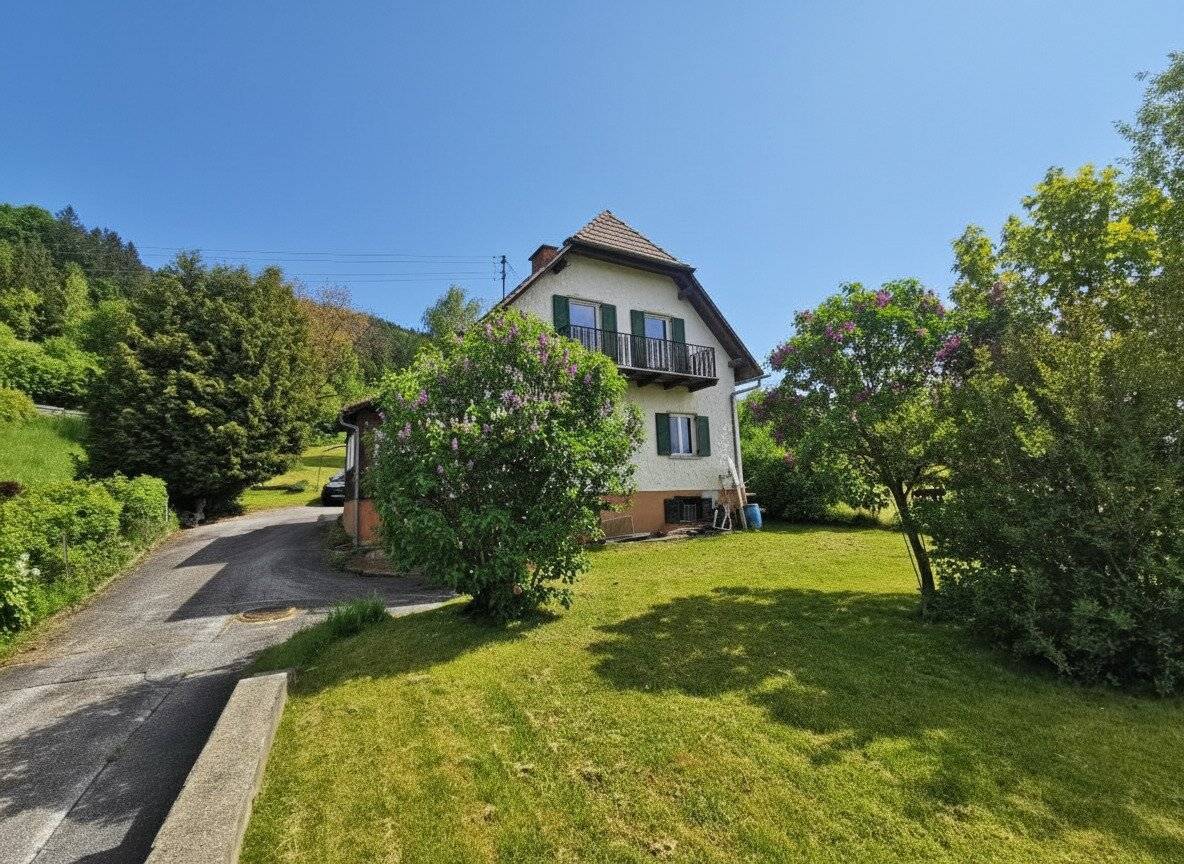 Einfamilienhaus am Sackgassenende in ganztags sonniger Aussichtslage