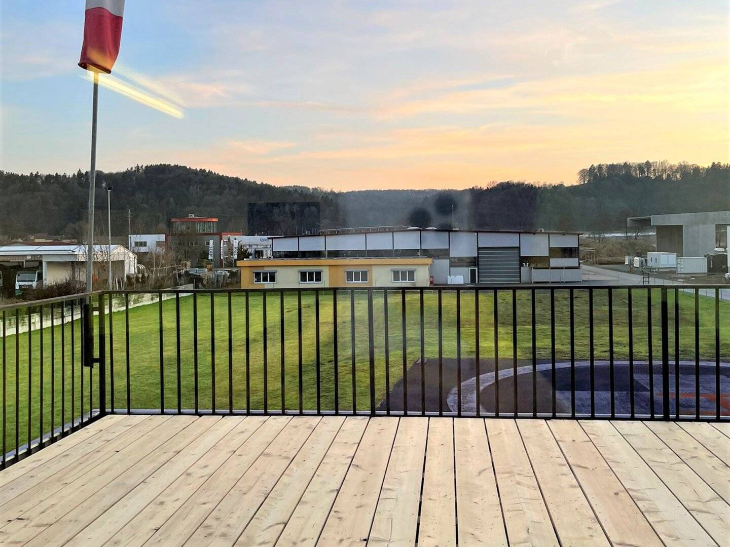 Business-Center mit Werkstatt- od. Lagerfläche