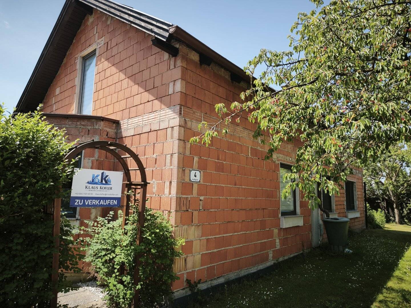 Ruhiges Einfamilienhaus mit Terrasse und Garage in Wiennähe