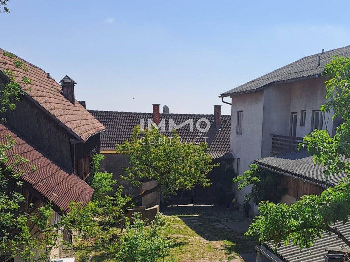 Charming Farmhouse with Courtyard and Garage in Maria Laach