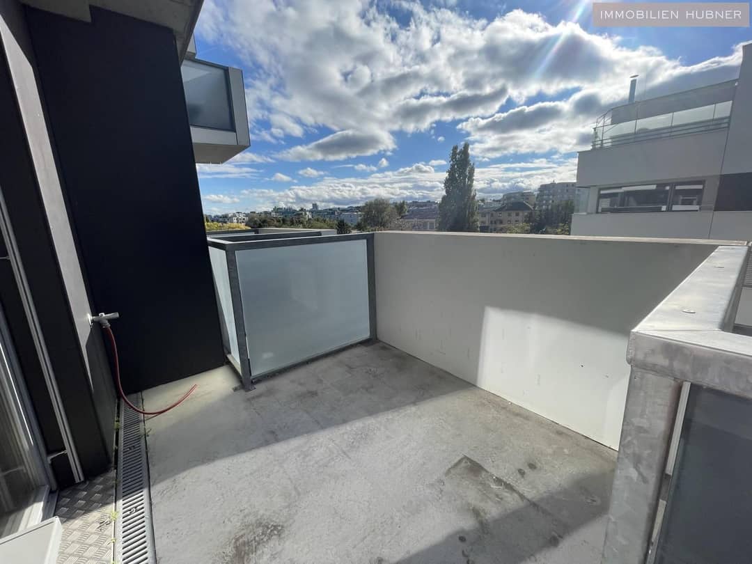 Apartment near the U3 Gasometer with two terraces