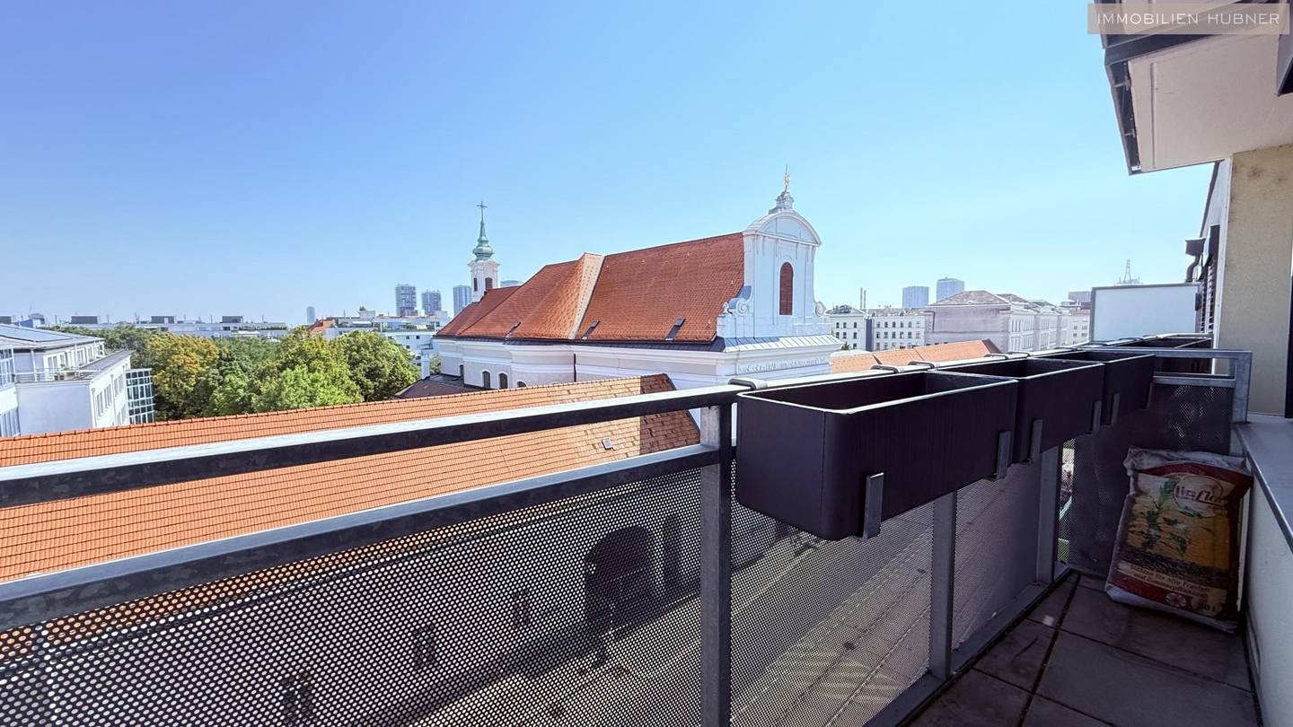 Helle Neubauwohnung mit Balkon und Loggia nahe Rennweg
